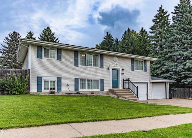 Property at 606 E Interstate Ave, Bismarck, ND 58503, 5 beds, 2 baths