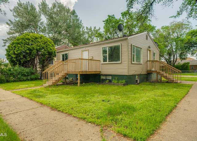 Property at 222 N 19th St, Bismarck, ND 58501, 4 beds, 2 baths