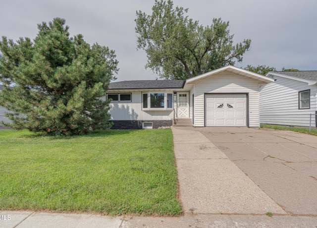 Property at 502 Ingals Ave, Bismarck, ND 58504, 4 beds, 2 baths