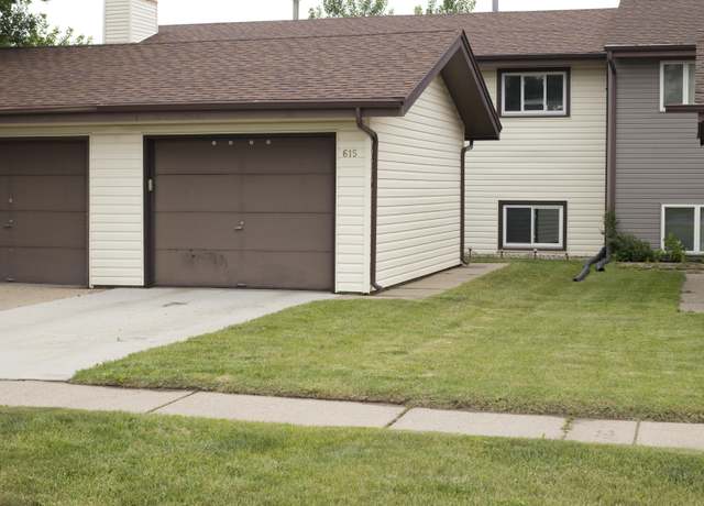 Property at 615 35th St, Bismarck, ND 58501, 2 beds, 1.5 baths