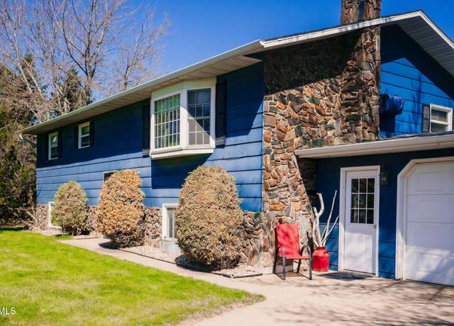 Property at 8071 36th St SE #5, Jamestown, ND 58401, 4 beds, 3 baths