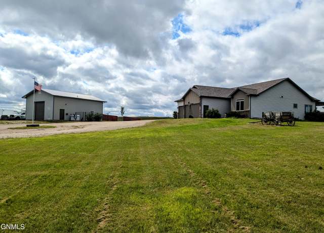 Property at 2467 Labrador Dr, Mandan, ND 58554, 4 beds, 3 baths