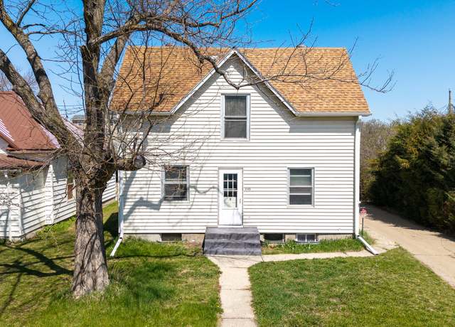 Property at 1115 2nd St SE, Valley City, ND 58072, 4 beds, 3 baths