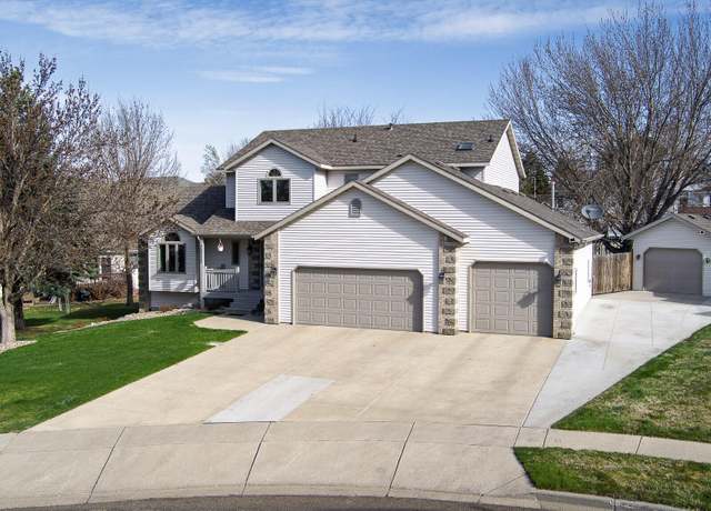 Property at 2522 Sharps Pl, Bismarck, ND 58503, 4 beds, 3.5 baths