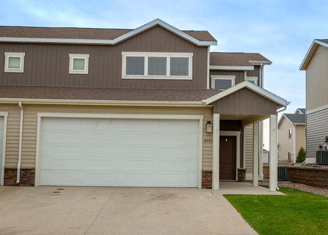 Property at 2721 30th St W, Williston, ND 58801, 3 beds, 2.5 baths