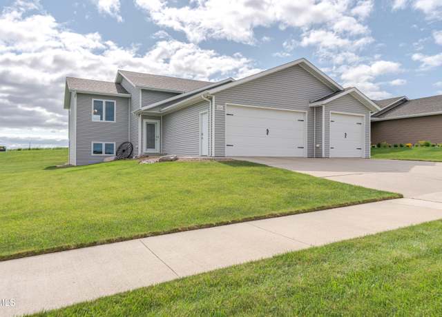 Property at 3300 14th Ave SE, Mandan, ND 58554, 4 beds, 2 baths