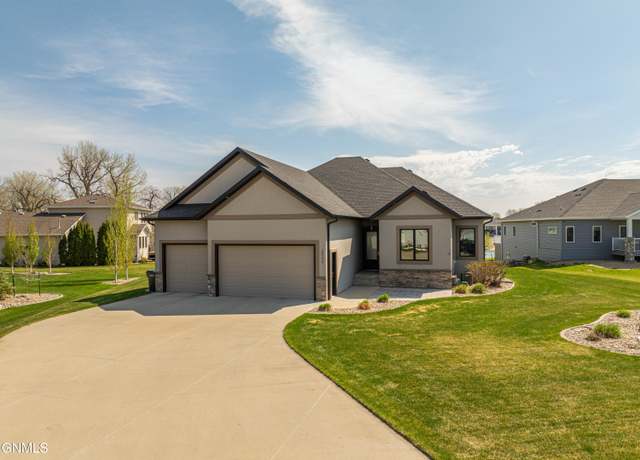 Property at 3904 Waterfront Pl SE, Mandan, ND 58554, 5 beds, 3.5 baths