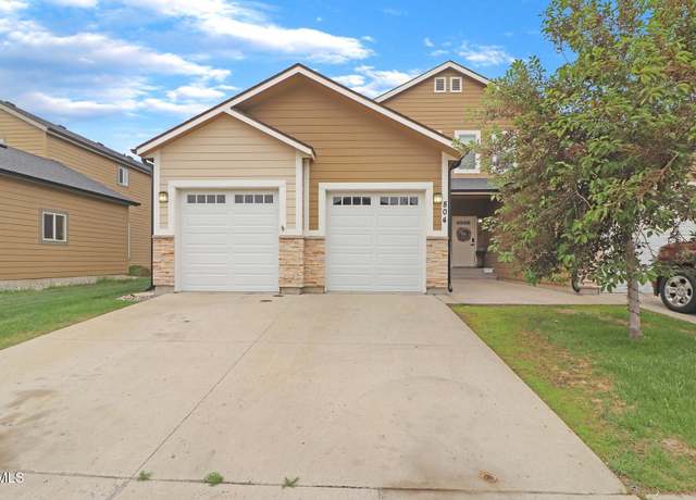 Property at 804 40th St E, Williston, ND 58801, 3 beds, 3.5 baths