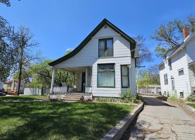 Property at 702 4th St, Bismarck, ND 58501, 4 beds, 1 bath