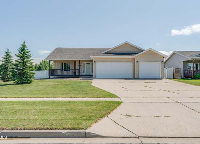 Property at 4525 Calgary Ave, Bismarck, ND 58503, 4 beds, 3 baths