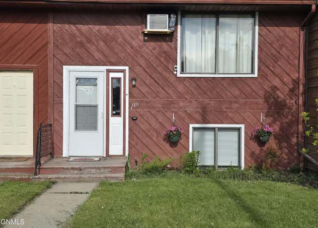 Property at 1811 13th Ave W, Williston, ND 58801, 2 beds, 1 bath