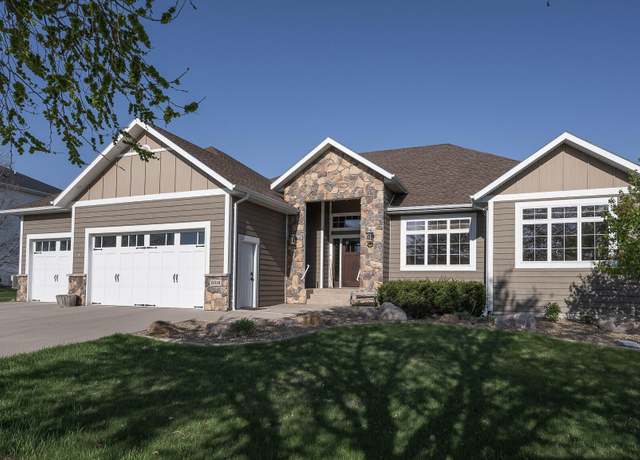 Property at 3316 Clairmont Rd, Bismarck, ND 58503, 5 beds, 3.5 baths