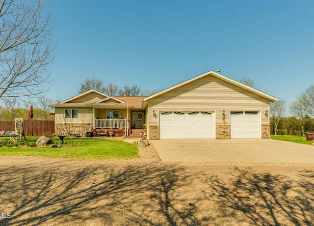 Property at 2122 Sommer Dr N, Mandan, ND 58554, 5 beds, 3 baths