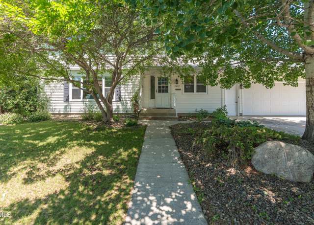 Property at 2012 Hanaford Ave, Bismarck, ND 58501, 6 beds, 3 baths