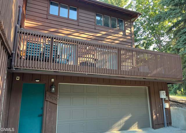 Property at 2909 Winnipeg Dr, Bismarck, ND 58503, 3 beds, 2.5 baths