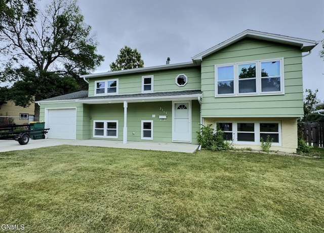 Property at 2115 Marian Dr, Bismarck, ND 58501, 4 beds, 2 baths