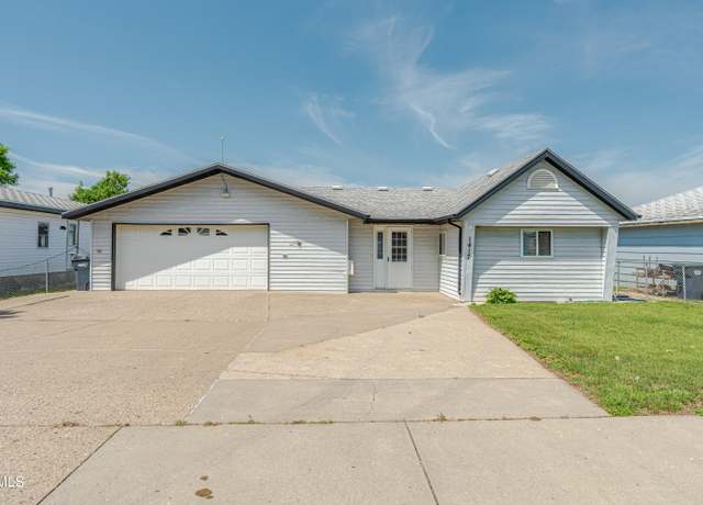 Property at 1417 8th Ave SE, Mandan, ND 58554, 2 beds, 2 baths