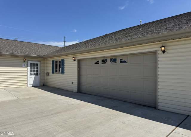 Property at 3112 Nebraska Dr #3, Bismarck, ND 58503, 3 beds, 2 baths