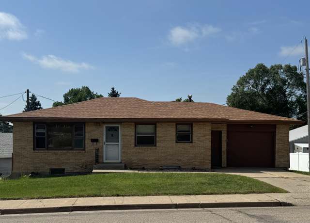 Property at 1305 2nd St NW, Mandan, ND 58554, 3 beds, 1 bath
