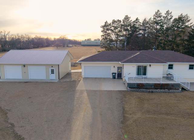 Property at 3005 81st Ave SE, Jamestown, ND 58401, 3 beds, 2.5 baths