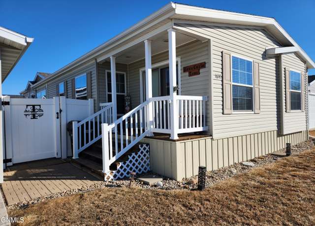 Property at 1618 Hawk Trl SE, Mandan, ND 58554, 3 beds, 2 baths