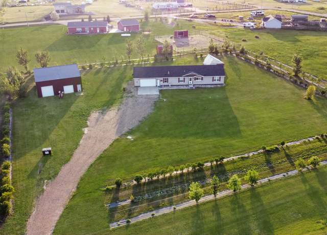 Property at 5733 Freedom Ln, Williston, ND 58801, 3 beds, 2 baths