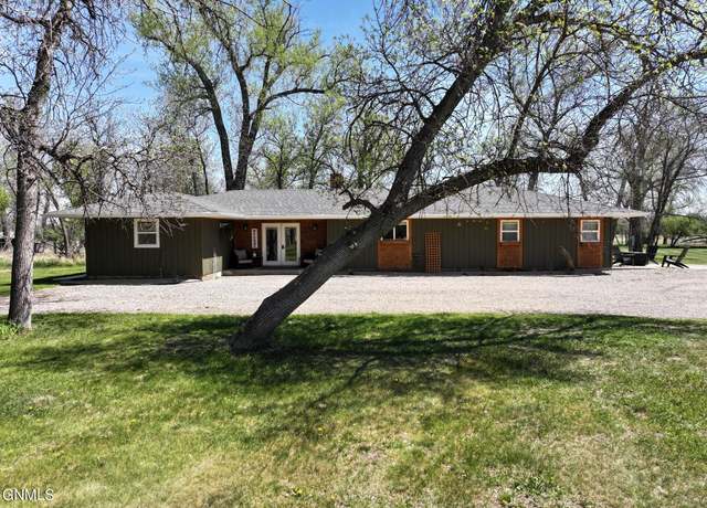 Property at 5413 Fernwood Dr, Bismarck, ND 58503, 4 beds, 2 baths