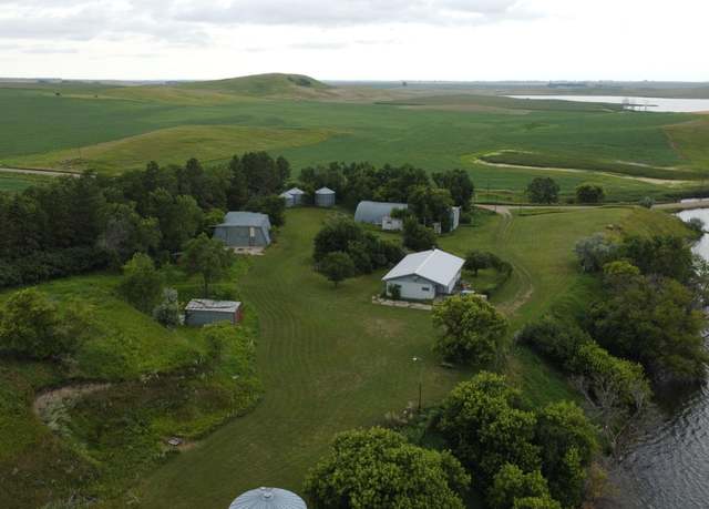 Property at 5092 58th St SE, Streeter, ND 58483, 3 beds, 1.5 baths