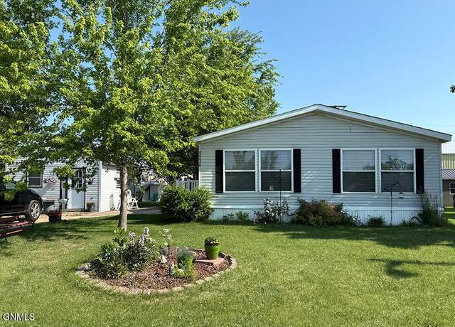 Property at 1536 11th St SW, Valley City, ND 58072, 3 beds, 2 baths