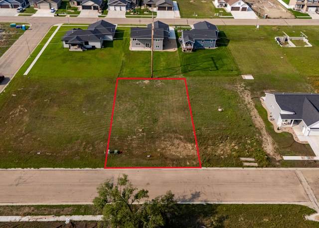 Property at 5304 Holmes Dr, Bismarck, ND 58504