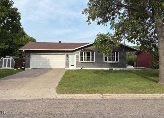 Property at 1401 8th Ave SW, Jamestown, ND 58401, 4 beds, 2 baths