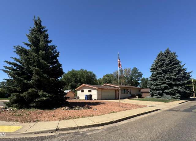 Property at 464 9th St E, Dickinson, ND 58601, 4 beds, 2 baths