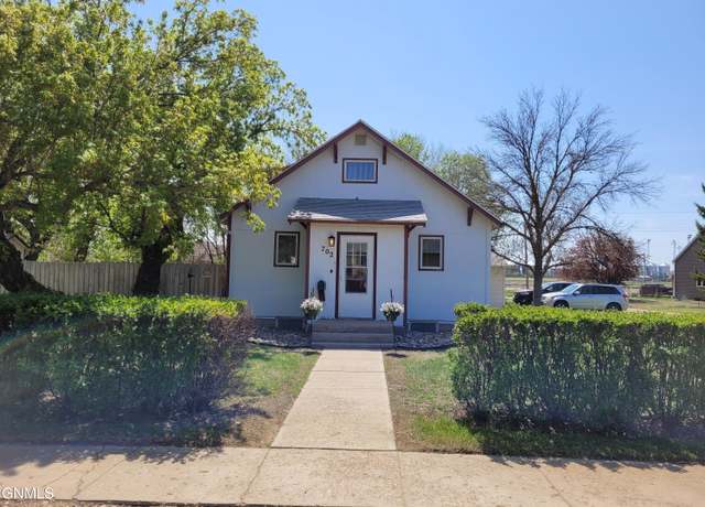 Property at 702 Douglas Ave, Plentywood, MT 59254, 4 beds, 2 baths