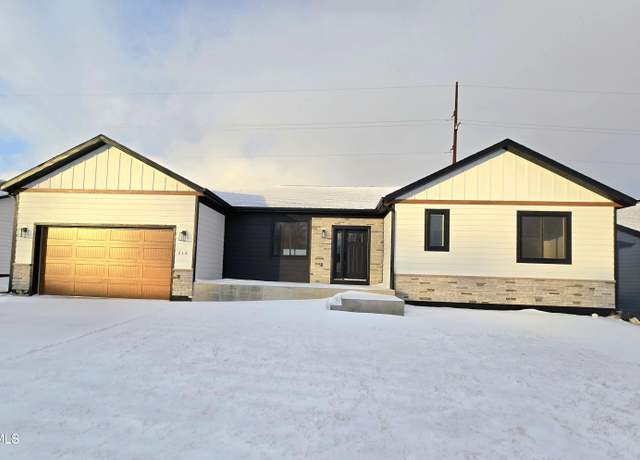 Property at 216 7th Ave NE, Watford City, ND 58854, 3 beds, 2 baths