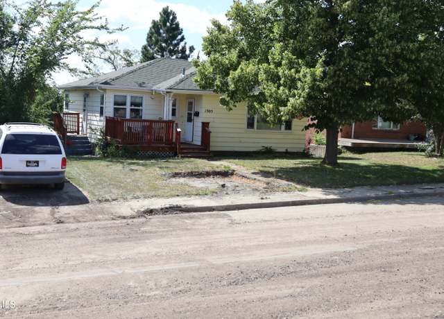Property at 1305 Monte Dr, Mandan, ND 58554, 4 beds, 2 baths