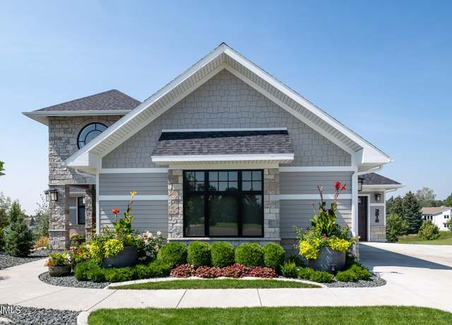 Property at 3212 Aspen Ln, Bismarck, ND 58503, 4 beds, 4.5 baths