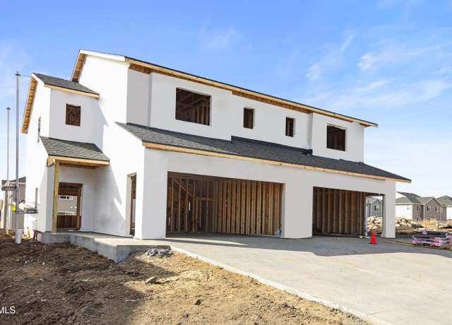 Property at 2725 29th St W, Williston, ND 58801, 3 beds, 2.5 baths
