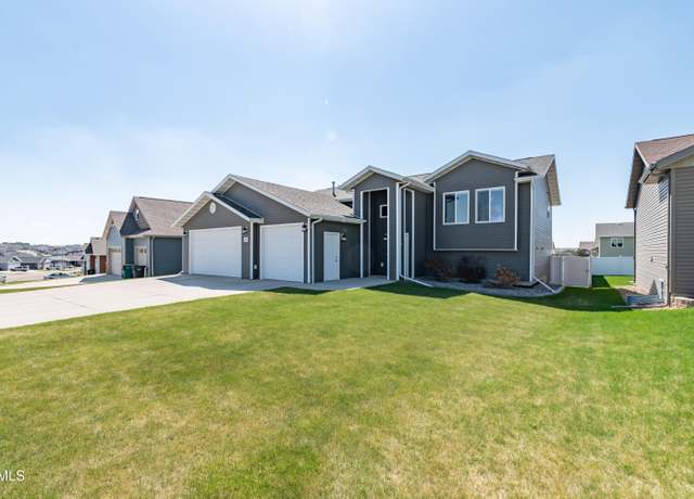 Property at 5518 Normandy St, Bismarck, ND 58503, 5 beds, 3 baths