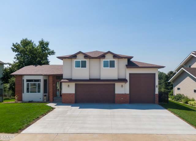 Property at 3128 Tyler Pkwy, Bismarck, ND 58503, 4 beds, 3.5 baths