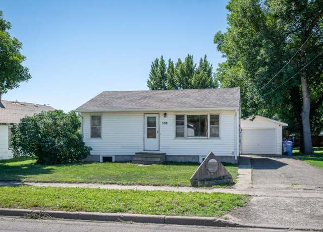 Property at 309 Chaffee Row, Beulah, ND 58523, 4 beds, 1.5 baths