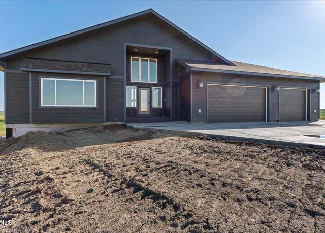 Property at 5081 Arrowhead Pl, Williston, ND 58801, 3 beds, 2 baths