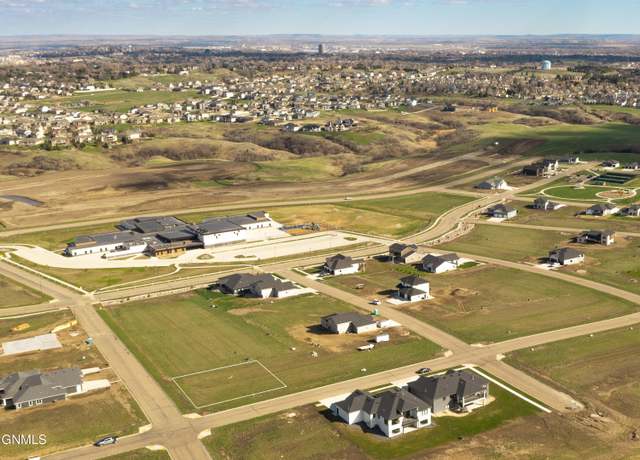 Property at 4613 Elk Ridge Dr, Bismarck, ND 58503