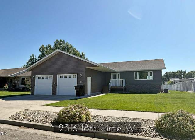 Property at 2316 18th Cir W, Williston, ND 58801, 4 beds, 3 baths