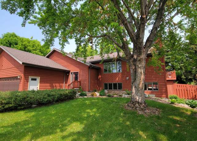 Property at 128 Cherry Ln, Bismarck, ND 58503, 4 beds, 2.5 baths
