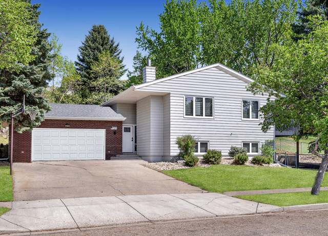 Property at 3048 Ontario Ln, Bismarck, ND 58503, 4 beds, 3 baths