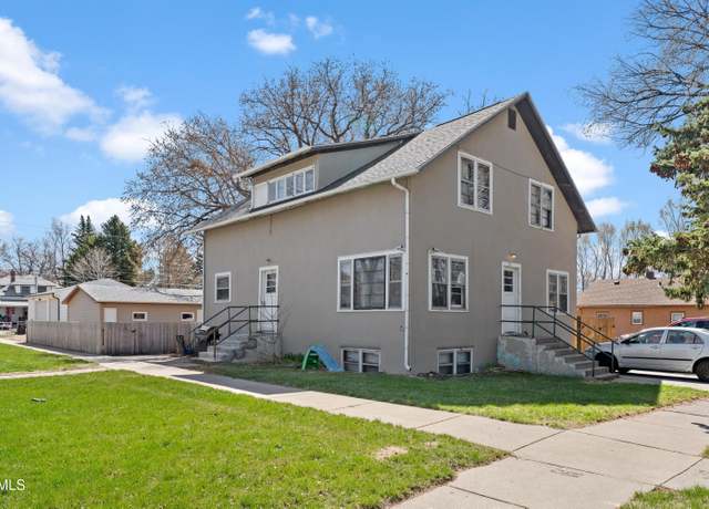 Property at 521 15th St N, Bismarck, ND 58501, 5 beds, 3 baths