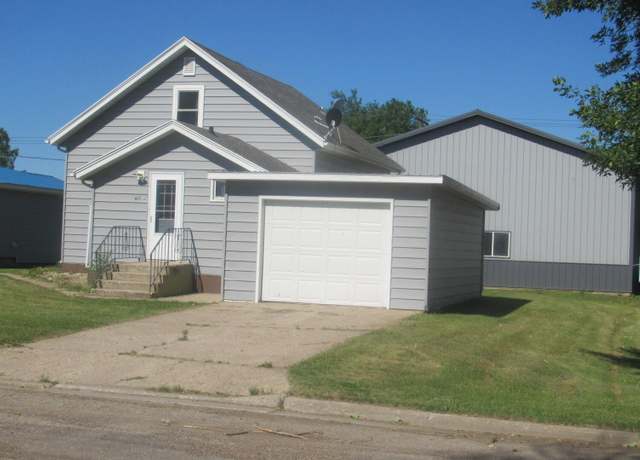 Property at 412 2nd St E, Mcclusky, ND 58463, 3 beds, 1 bath