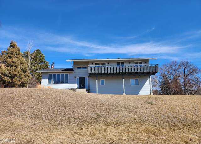 Property at 306 5th Ave, Washburn, ND 58577, 5 beds, 1.5 baths