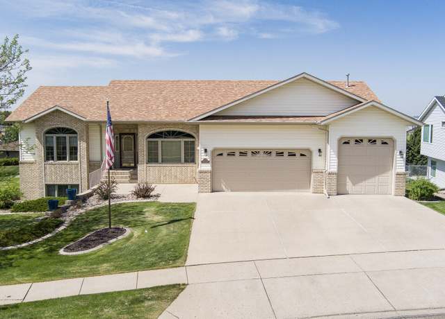 Property at 4106 Selkirk Rd, Bismarck, ND 58503, 3 beds, 3 baths