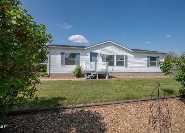 Property at 108 6 St SW, South Heart, ND 58655, 3 beds, 2 baths